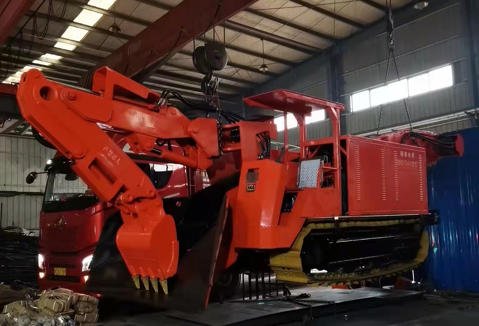 卓力扒渣機(jī)-兩臺(tái)120防爆履帶刮板機(jī)順利送達(dá)施工現(xiàn)場(chǎng)